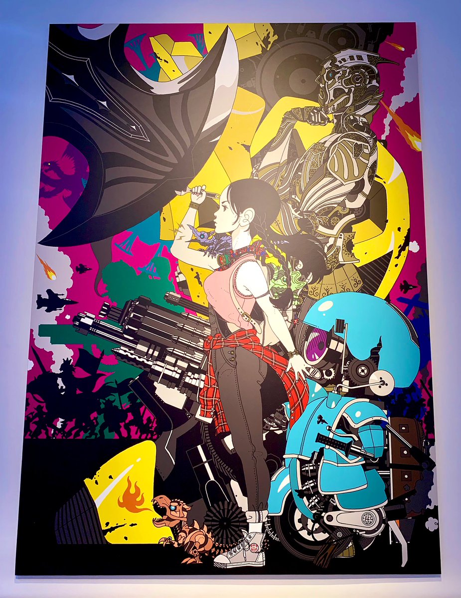 遅い時間にも関わらず場内は賑わっていて、みなさん展示風景やお気に入りのイラストの写真を思い思いに撮られてたんですけど、ボクだけラフやアイディアスケッチを超ドアップで撮りまくっていて、大変浮いておりました…w 