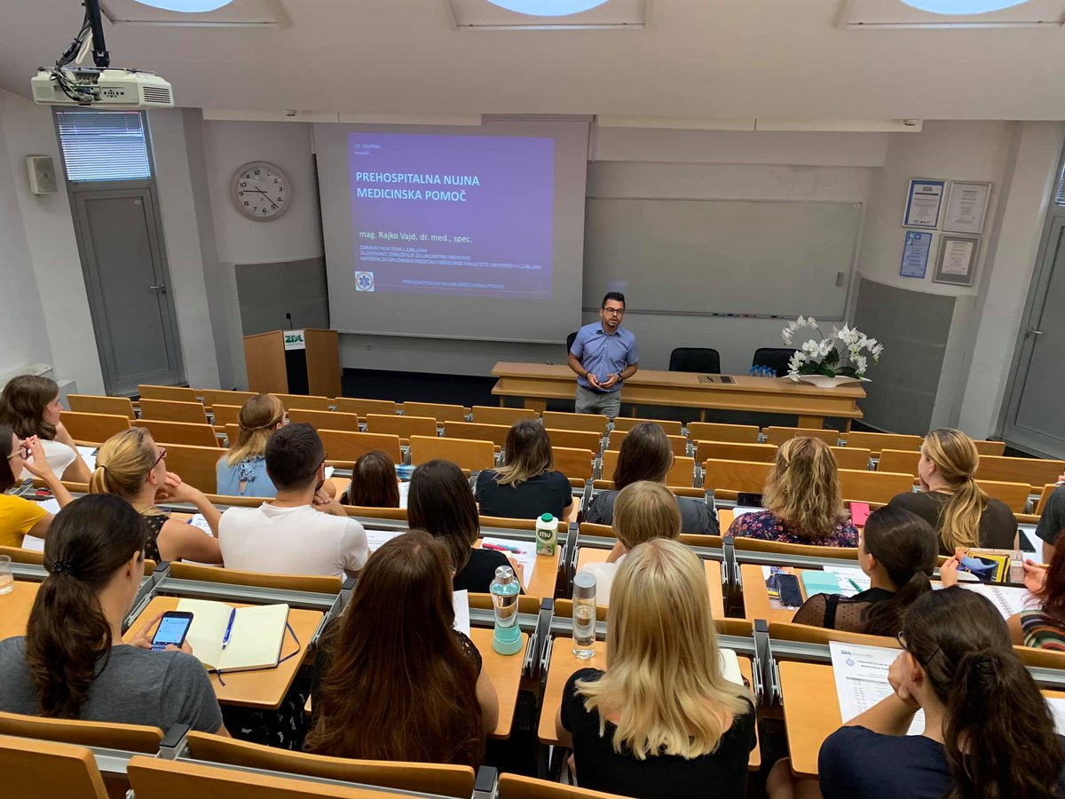 SIMZDL's tweet photo. Today in SIM centre: Emergency medical care for family medicine specialists. The lecture was opened by dr. Vajd, who has been leading the module for many years in collaboration with the SIM Center. #familymedicine #SIMcentre #simulations https://t.co/Pn939uiqrc