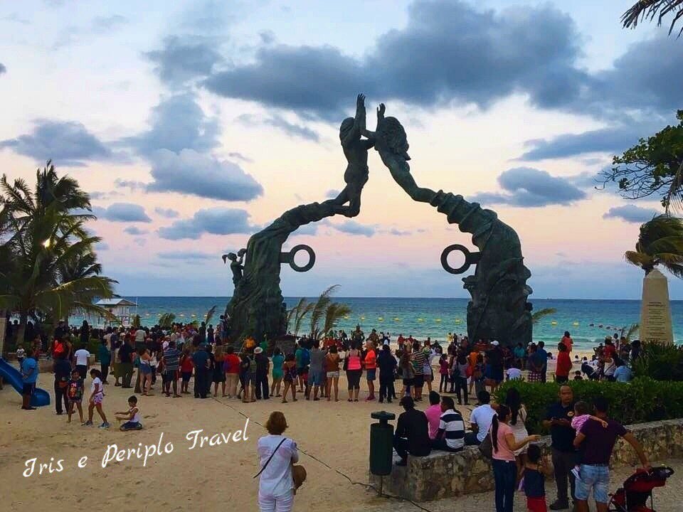 iriseperiplo's tweet photo. 🇲🇽 Questo è il #PortalMaya a #PlayadelCarmen in #Messico.
Si tratta di una scultura in bronzo alta 16 metri che nelle intenzioni vuol celebrare l’antica civiltà, la sua cultura e le sue tradizioni, dando il benvenuto ad un nuovo ciclo. https://t.co/ZOvCmnTvsa