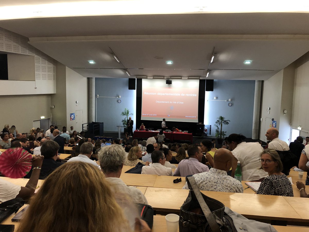 mp_Argenteuil's tweet photo. Réunion départementale de rentrée introduite par le DASEN et animée par Madame la Rectrice @DANEVersailles #Rentree2019 https://t.co/FuDQeUpmh4