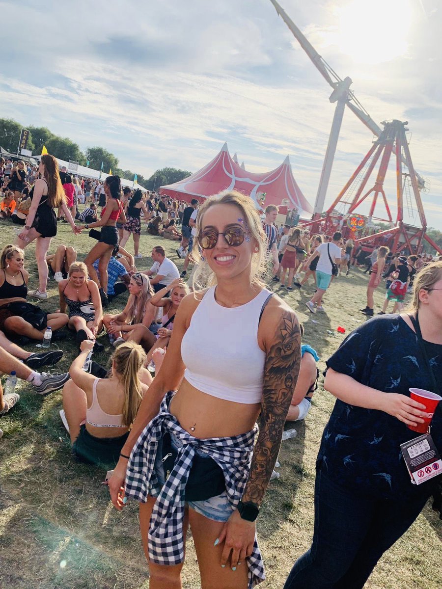 chelsiemilton_'s tweet photo. Best fucking weekend #SW42019 https://t.co/aN6c2nDjnT