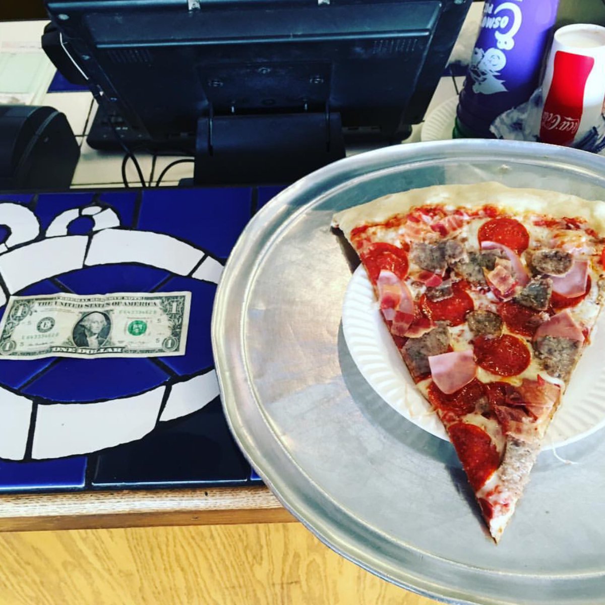 💥It's $1 slice day at our Baseline (30th street) location! You can get any window slice for just one dollar today. Only happens once a year so come grab a slice!🍕🙌🏼
.
.
.
#cosmospizza #cosmosspicyranch #pizza #boulder #boulderfood #deals #sale #boulderdeals #foodporn #cubuffs