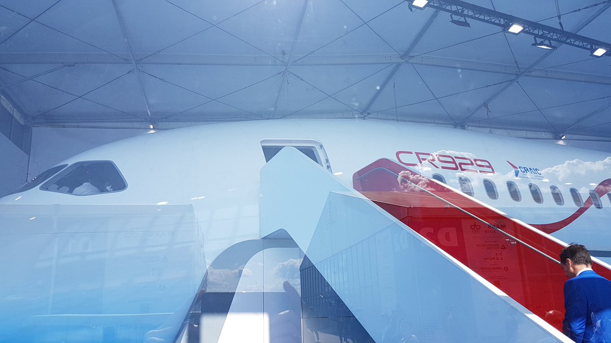 Focus is civiele luchtvaart: op MAKS wordt de MC-21 officieel voorgesteld en is ook de nieuwe te ontwikkelen CR929 prominent aanwezig.