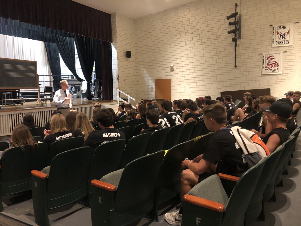 cchatham5's tweet photo. Happy Last “First” Day to the Class of 2020!!  Starting the day with a great breakfast and class meeting as we start Senior Year!! @hopedalejshs @DerekAtherton1 @HopedaleAP @MrWersted https://t.co/ZHsFe934LI