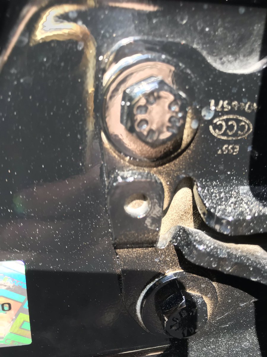 tweetmyinbox's tweet image. Brand new Tesla Model 3 in Norway missing and bad paint job all over. Let me know if you need more pics of the endless problems with #TeslaModel3 @tesla_knight;-) $TSLAQ #TeslaPaintIssues