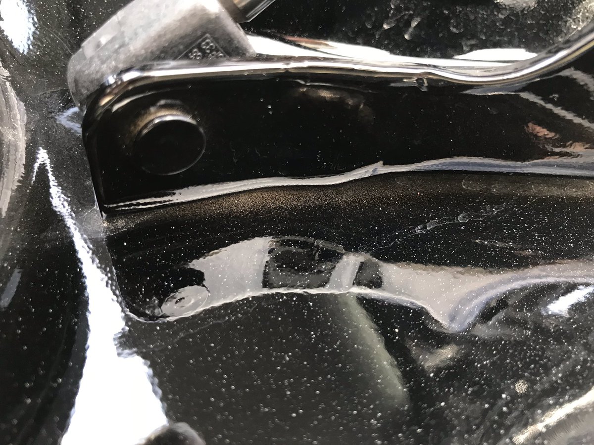 tweetmyinbox's tweet image. Brand new Tesla Model 3 in Norway missing and bad paint job all over. Let me know if you need more pics of the endless problems with #TeslaModel3 @tesla_knight;-) $TSLAQ #TeslaPaintIssues