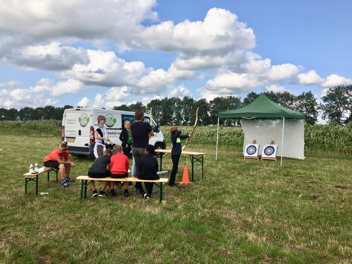 OutdoorPointNL's tweet photo. Super leuke middag mogen organiseren voor #SpeellandNoordwolde #ArcheryTag en #Handboogschieten https://t.co/L54xhbCPVl