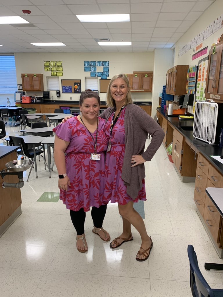 MGD_IB's tweet photo. Twins at MGDIB @salliesdavis https://t.co/KurWrRsQwa