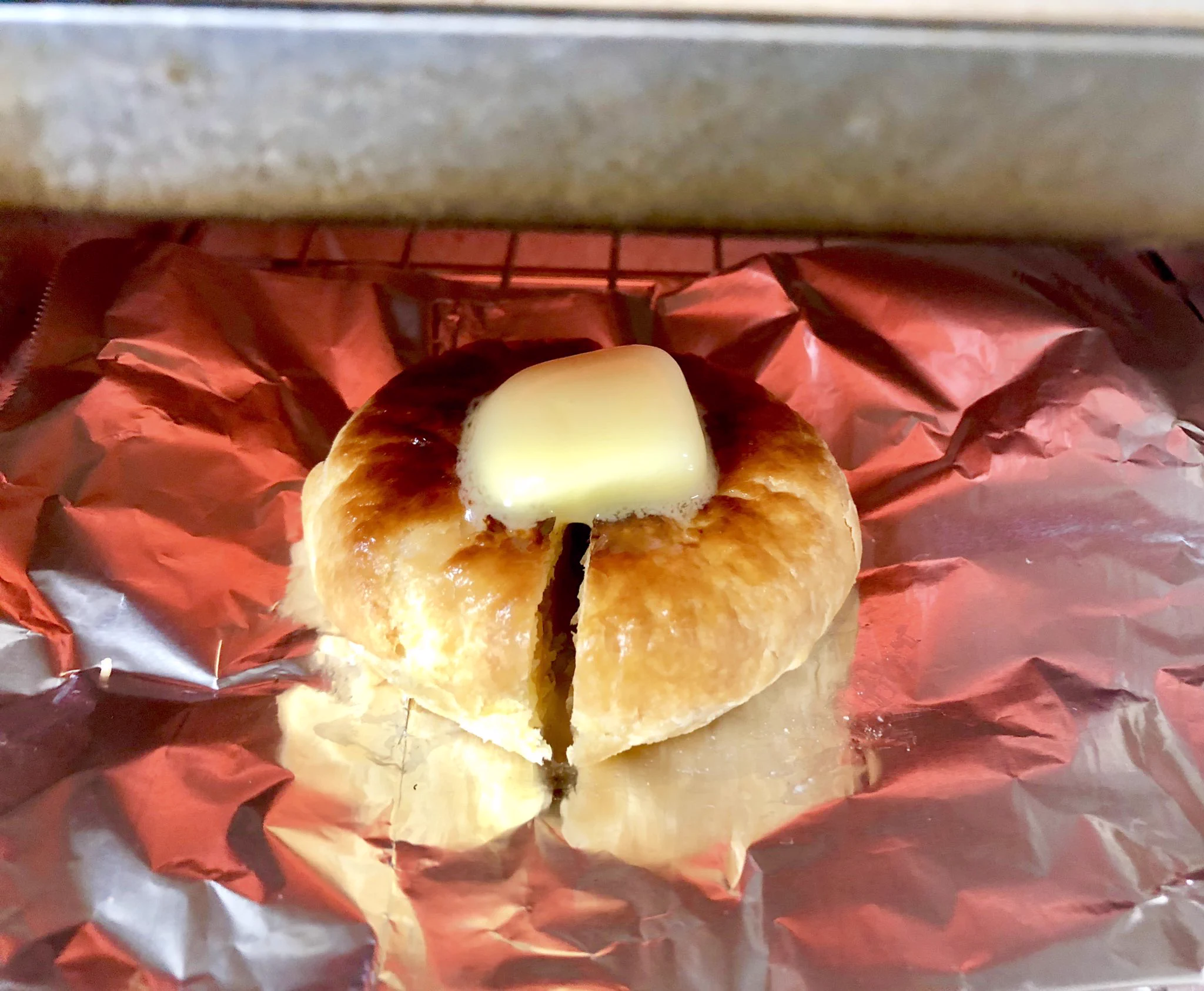 セブンの安納芋あんパイにバターを乗せてトースターで焼くと？めちゃウマになる！