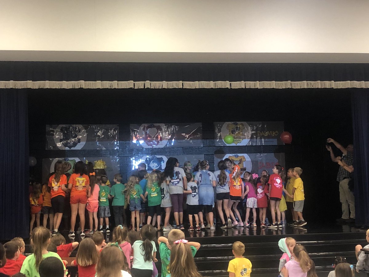 tuckersteam's tweet photo. First house pep rally for K and 1! So much excitement and house pride today. What does your house mean to you? #altruismo @PamChaffins @MaggieElmore @FreyFlames @tuckersteam https://t.co/oSThKbxakK