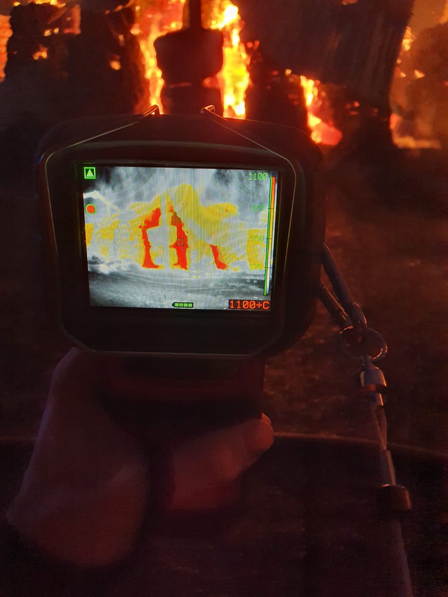 MontyFireSTN's tweet photo. This was the temperature (bottom right corner) inside the straw stack when we arrived at barn fire. Great teamwork to stop fire spreading to near by buildings https://t.co/VVbqmDsMMp