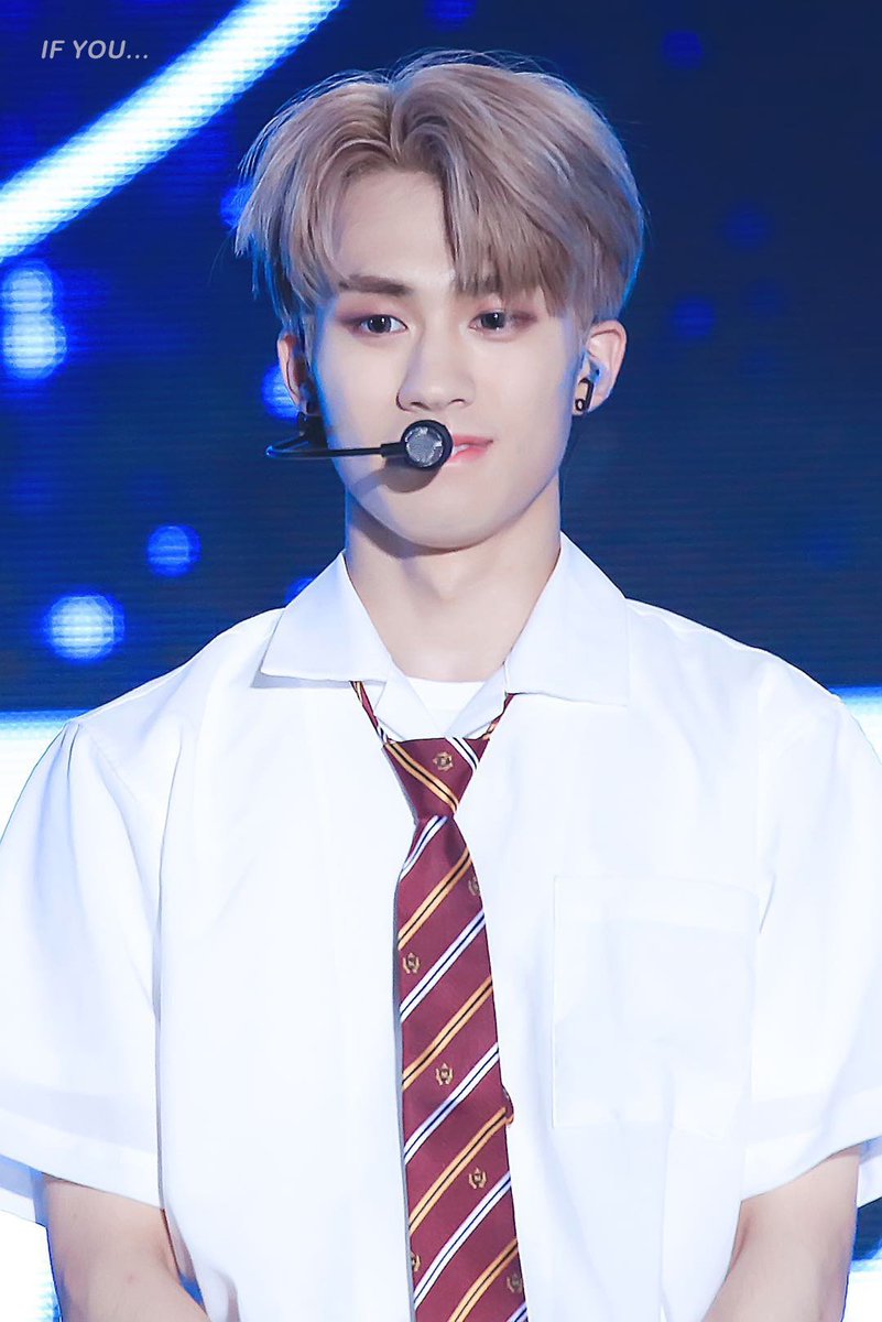 991216ifyou's tweet photo. 190825 카프 콘서트 

#엔쿠스 #이프 #IF

#역시이프는이쁘다 https://t.co/8m69Tct2ip