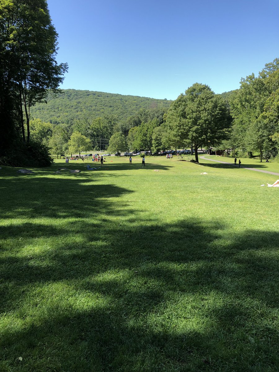 roncastonguayjr's tweet photo. First day back with full faculty included Kundalini Yoga with Anne Novak @ArdasYoga followed by an amazing hike at Kent Falls State Park.  Thank you @TheGunnery1850 #gogunn #kundaliniyoga #kentfallsstatepark #notabadfirstday #thisishowitsdone #mindandbody https://t.co/jpgp7btx2j