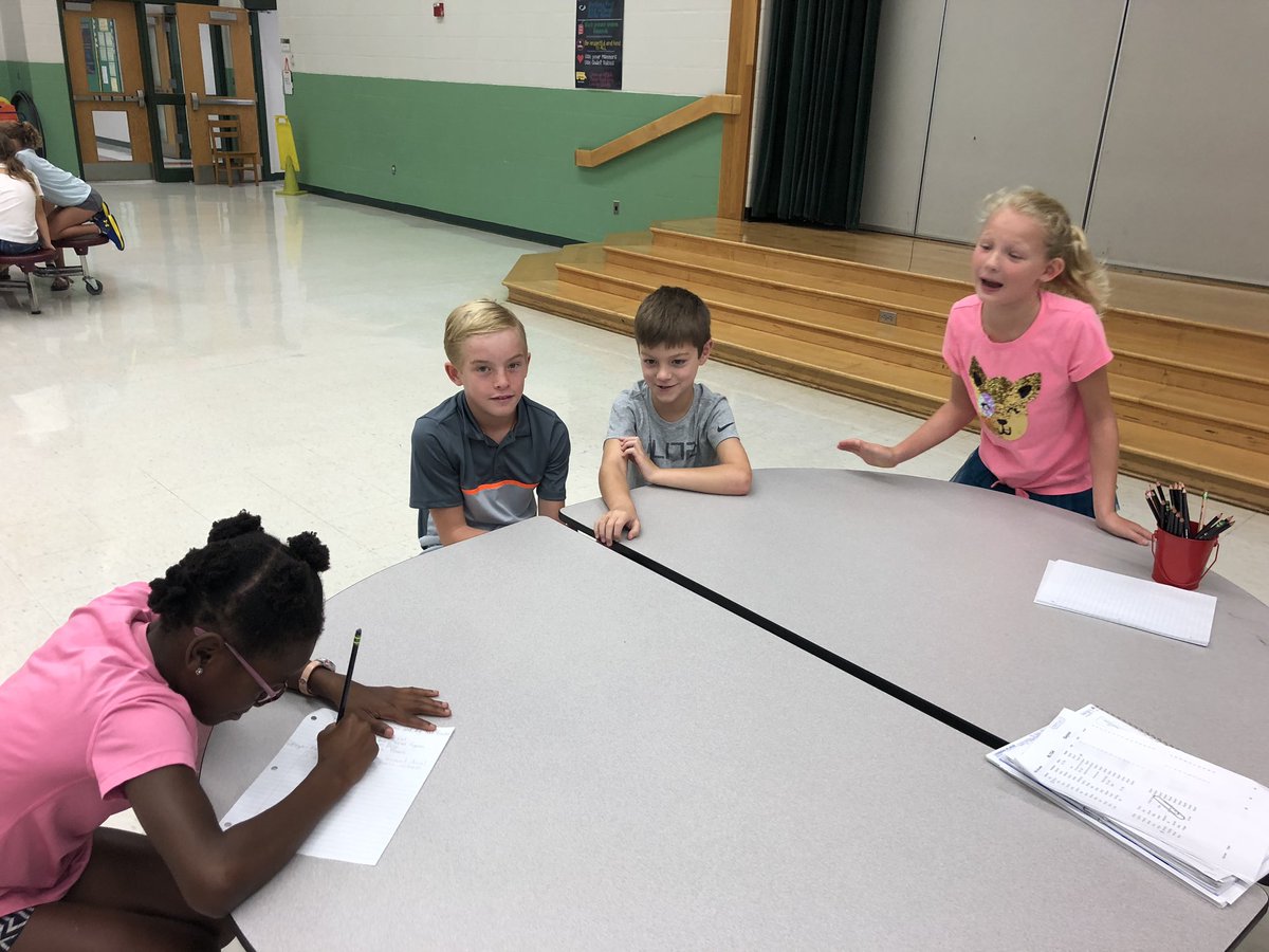 GoshenHillcrest's tweet image. Our students are having a great time collaboratively developing scripts! @RodoskyRyan #L1G4