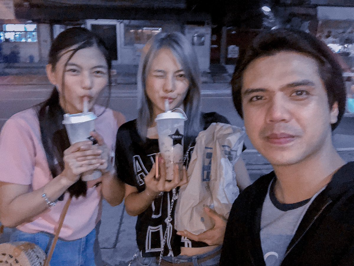 iamjamesbanaag's tweet photo. had fun tonight with these two. 🤗🤗 https://t.co/TjUsZPWURT