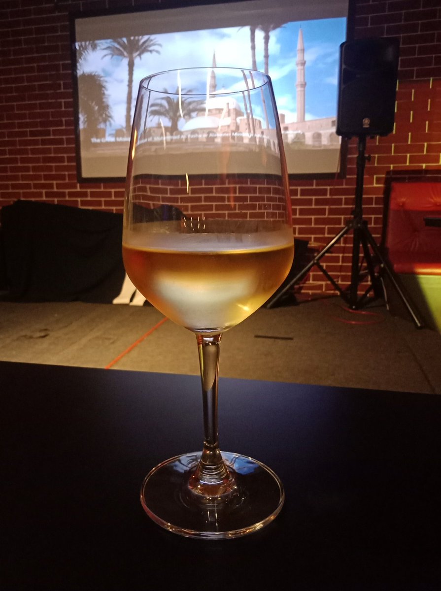 somcity's tweet photo. Here with @Global_Gaz and we got a glass for you! @DaveDTC Cheers! #SoMCity #TravelMeetup #Bangkok 😎🙌🙌🙌😉👌 https://t.co/5F13pXRGdL