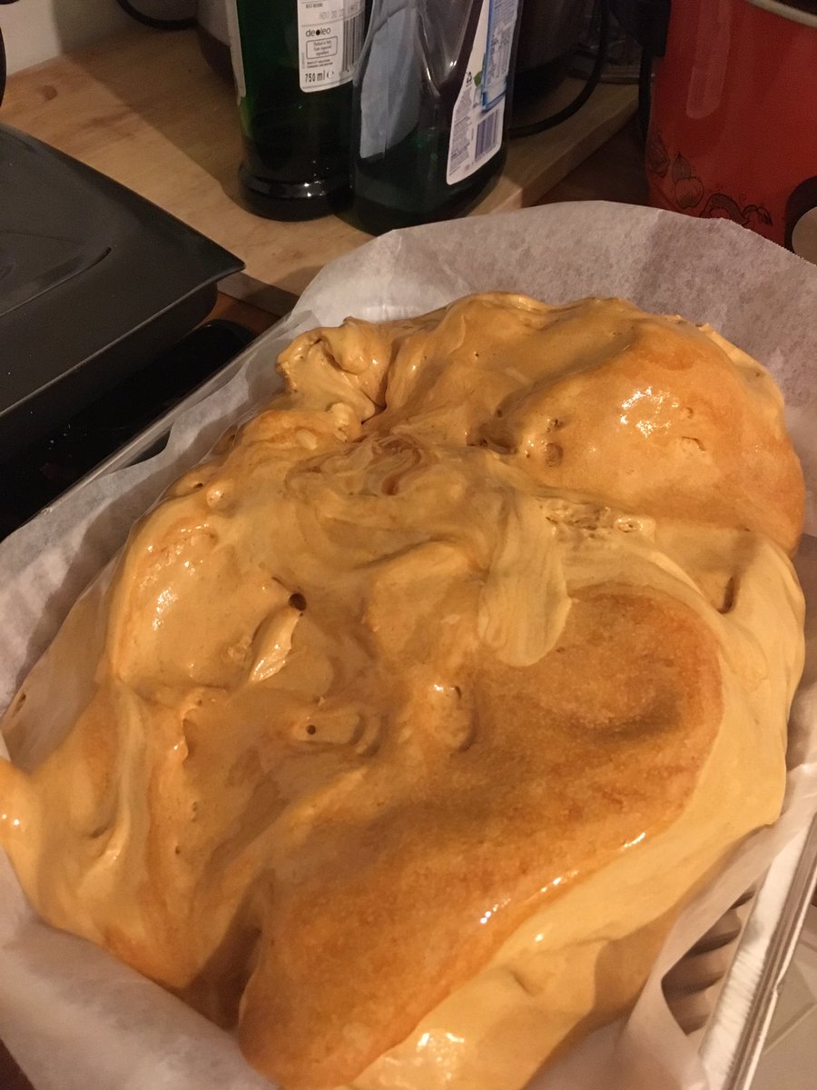 SamMoyle1's tweet image. In the name of science... #physicalandchemicalchanges #thermaldecomposition #honeycomb #ThinkBright