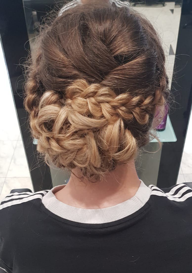 A beautiful up-do for a beautiful client off to the races! 🏇👸@GoodSalonGuide <a href="/salonspy/">salonspy.com</a> #races #horseracing #clients #salon #happycustomer #hairsalon