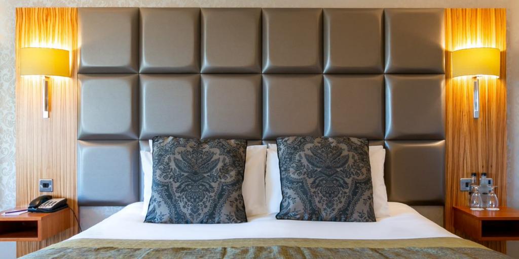 Looking to treat yourself to a one night spa break? Book a Summer spa break at The Park Royal today and indulge in some luxurious pampering from £105pp.  Book now 👉 ow.ly/htC650vgTjh