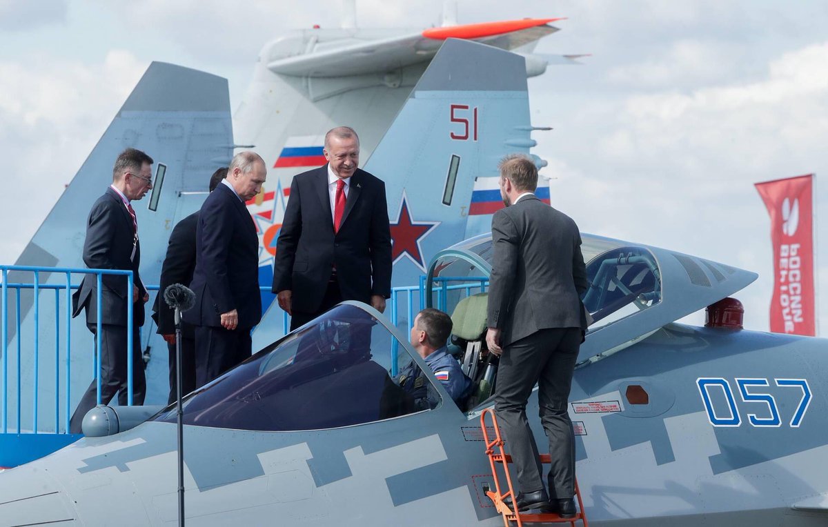 Putin osobno pokazao Su-57 Erdoganu EC-oAO5XoAEayyO