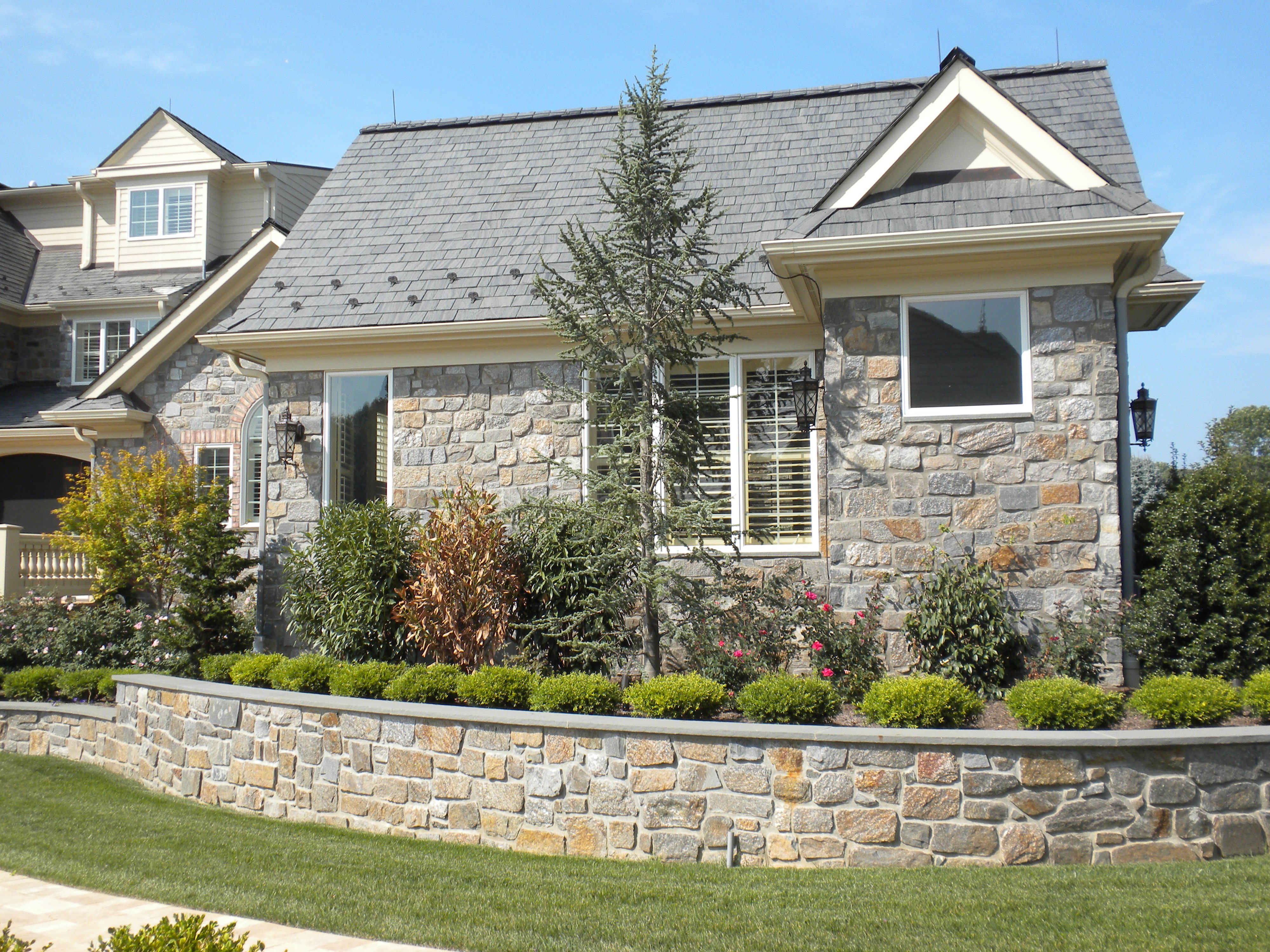 Innis House and Stone Wall