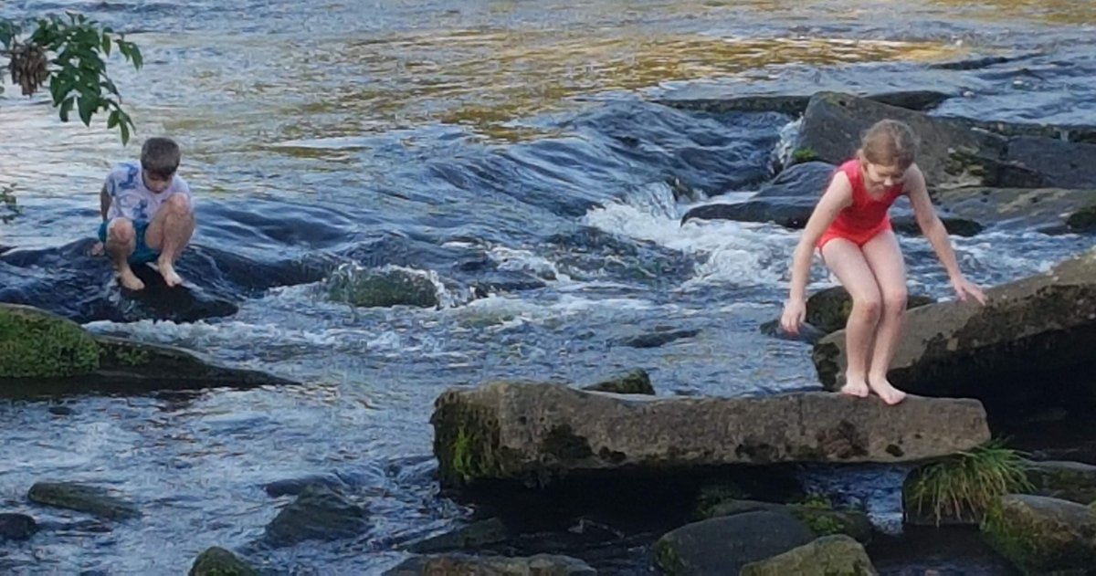 daizybabies's tweet photo. Hope you had a fab bank hols - we managed a bike ride, a picnic and some of us even had a paddle in the river! https://t.co/q3J1d617Wt