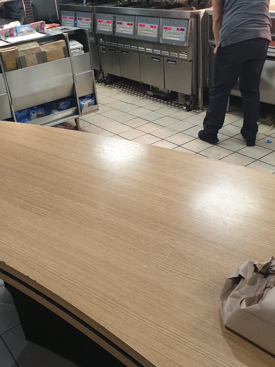 BeautiesTalk's tweet photo. @McDonaldsUK have you seen the dirt and mess 🤢 it's at westerhope McDonalds 🤢shocking they must need more training on how to keep a shop clean 🤢makes me not wanna eat here https://t.co/MiHriEvO3h