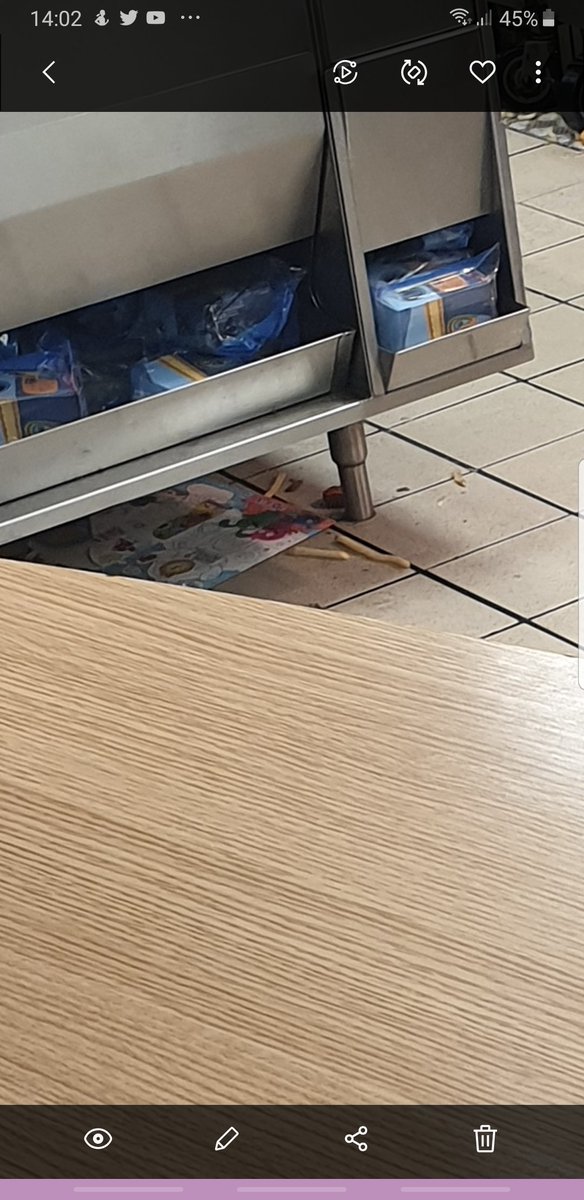 BeautiesTalk's tweet photo. @McDonaldsUK have you seen the dirt and mess 🤢 it's at westerhope McDonalds 🤢shocking they must need more training on how to keep a shop clean 🤢makes me not wanna eat here https://t.co/MiHriEvO3h