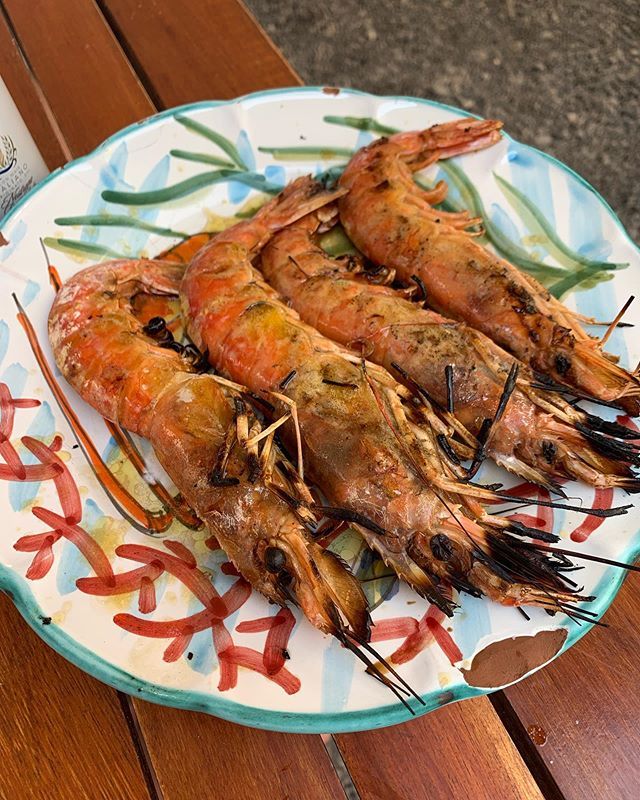 LiteBites1's tweet photo. Just look at these prawns. They are HUGE! And fresh from the sea and served on my plate. I love food like this - who else agrees? https://t.co/kj6v1TysWy https://t.co/itPgjVlhs1