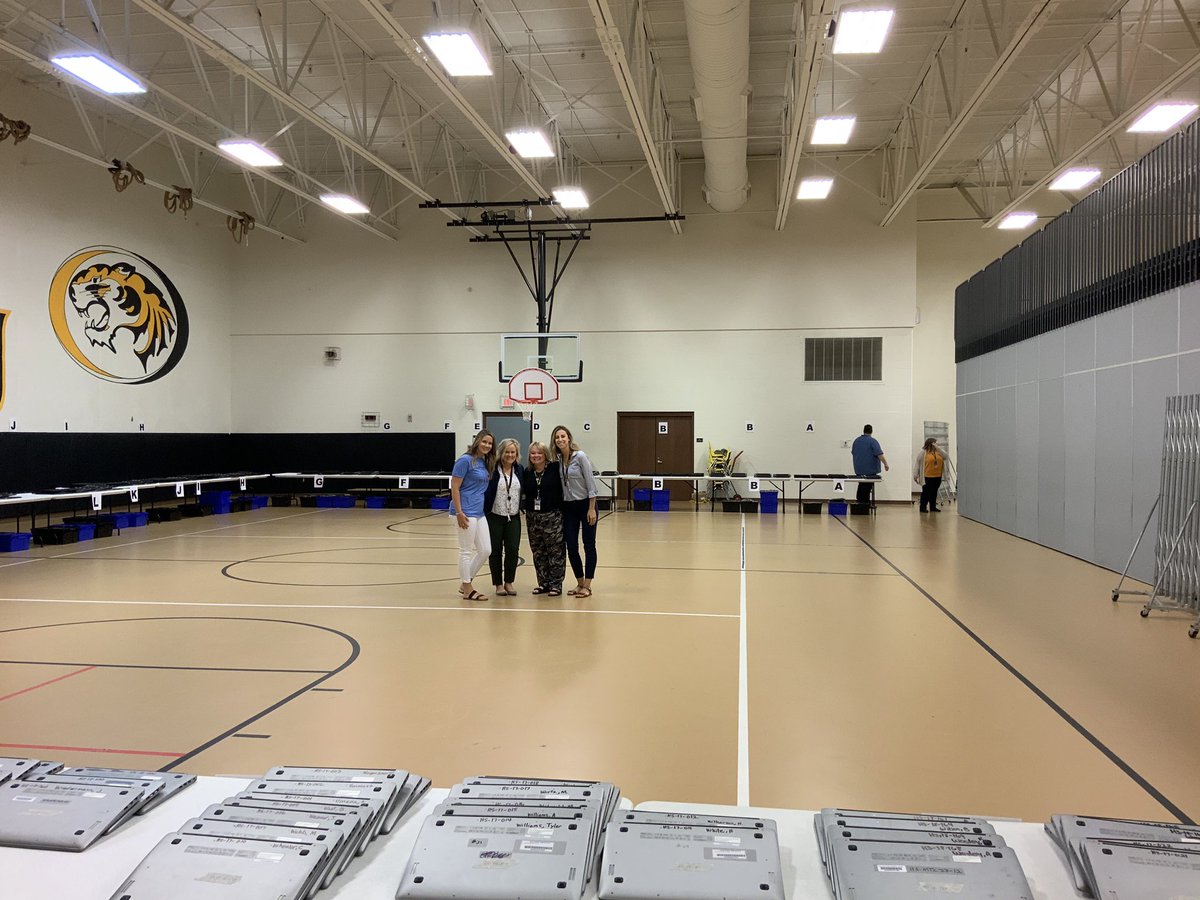 ashraetz's tweet photo. Itโs here... @SCTigersHS first Deployment Day! 1460 Chromebooks ready to be in the students hands. #tigertrec #TigerPride #ssd200 https://t.co/XUs07LHb36