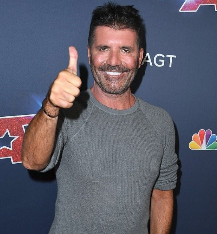 CallMeCarsonYT's tweet photo. me: I can't keep expecting bad pictures of simon cowell to keep fixing my problems

bad pictures of simon cowell: https://t.co/CZjZ06MI6e