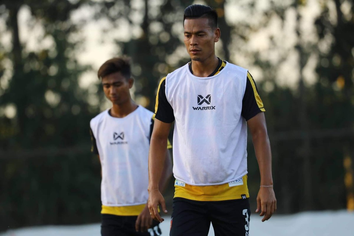ChonFCOfficial's tweet photo. No.3 🦈 Z.M.TUN 🇲🇲
Trainning for #FIFADAY
at Myanmar National Team Camp
______________________
#ChonburiFC2019
#BraveSharks
#ฉลามกล้า_ท้าชิง https://t.co/ueLZQxouer