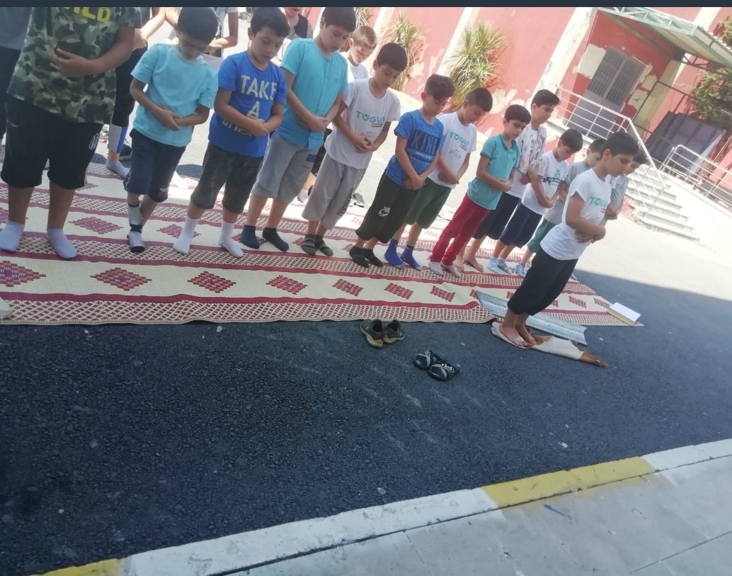 vedideyehasret's tweet photo. “Bir gençlik hayal ediyorum.Meclisinde”Hakimiyet Allah’ındır”yazısına hasret çeken bir gençlik
Necip Fazıl Kısakürek #TÜĞVAGenclerindir https://t.co/PvNdx7t0ls