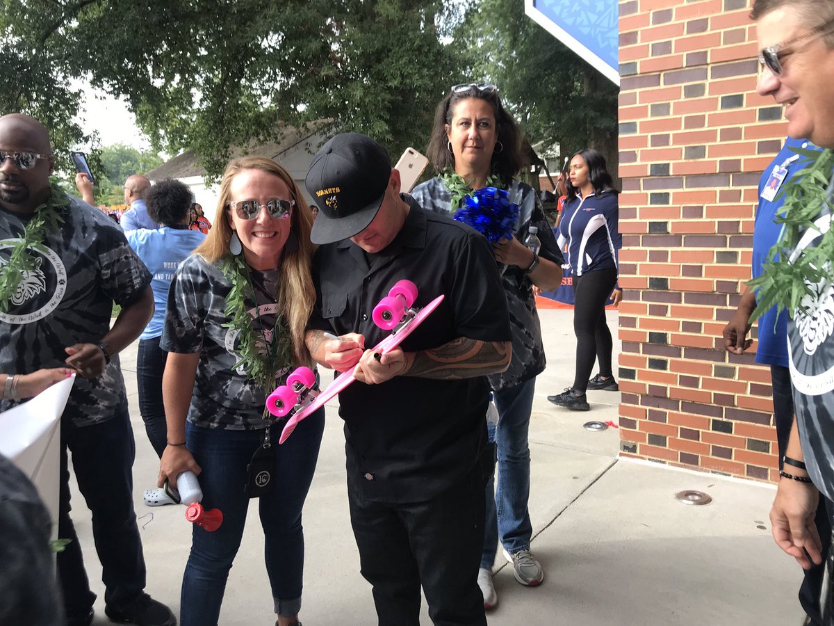 BeccaThompson81's tweet photo. Big day for @CharleeBreeden! Thank you @brewerhm for making her dreams come true today! https://t.co/uMDhj0RXjz