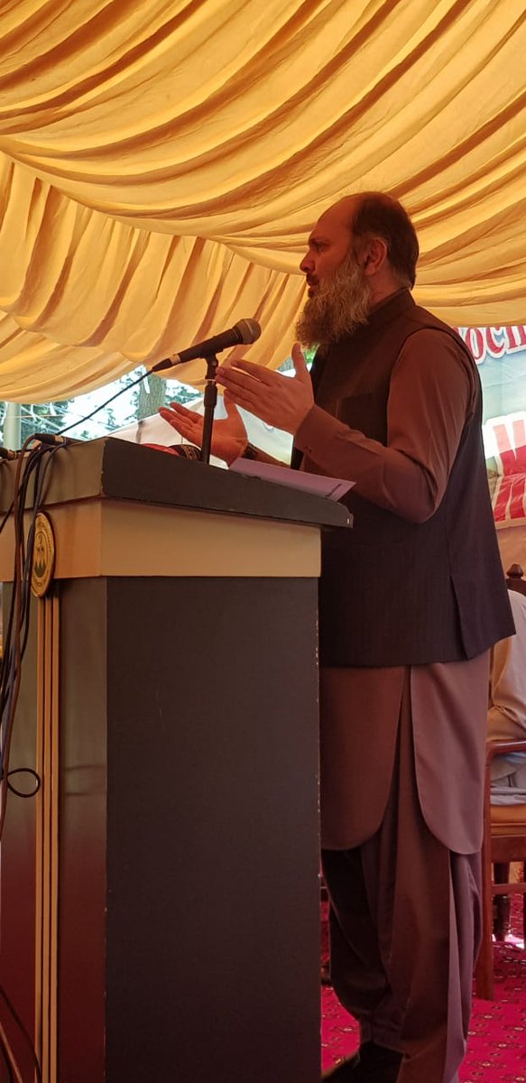 VOBUrdu's tweet photo. وزیراعلیٰ جناب جام کمال خان وائس آف بلوچستان کے زیر اہتمام یوتھ موبلائزیشن  پروگرام کے تحت لیپ ٹاپ تقسیم کرتے ہوئے. 

#YMC19 #Pakistan .@jam_kamal .@iBilalKakar .@MittaPb .@ZA_Buledi https://t.co/8x6dLFsuvK
