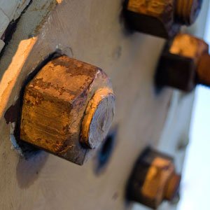 lubeaboom's tweet image. LOOSE-N-IT gets it loose and KEEPS it loose! After our new formulation penetrates and loosens nuts &amp;amp; bolts, it adds a protective barrier against water and oxygen to prevent them from freezing up again. Get it in your toolbox: sales@lubeaboom.com!  #SlickJustGotSlicker.