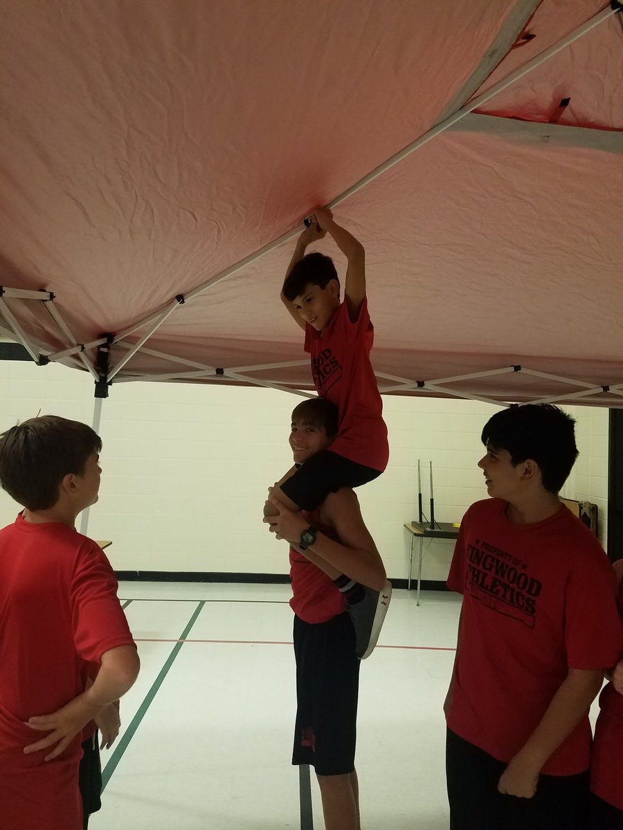 CoachWachel's tweet photo. Teamwork! 😊 The 8th grade @KingwoodCougars XC team practice putting up the team's tent. #kmscougarpride #kmsxc #teamwork #meetpreparation 🏃♂️ @HumbleISD_KMS https://t.co/yritO0wSZ1