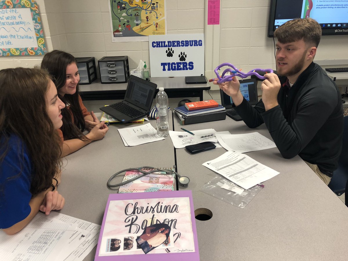 MsKMelton1's tweet photo. 1st period AP Biology Protein Folding Lab #proteins #CburgHigh #Committed https://t.co/STAVsH1oik