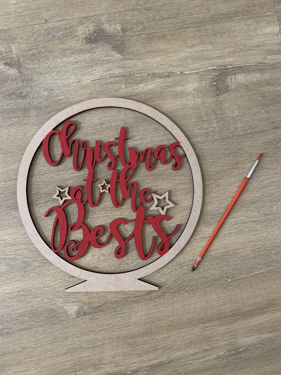 bybettyboodles's tweet photo. Still all about Christmas in our house today, just hand painting my latest item #bybettyboodles #WorcestershireHour #Christmas #ChristmasDecor https://t.co/mw1XGAcdrM
