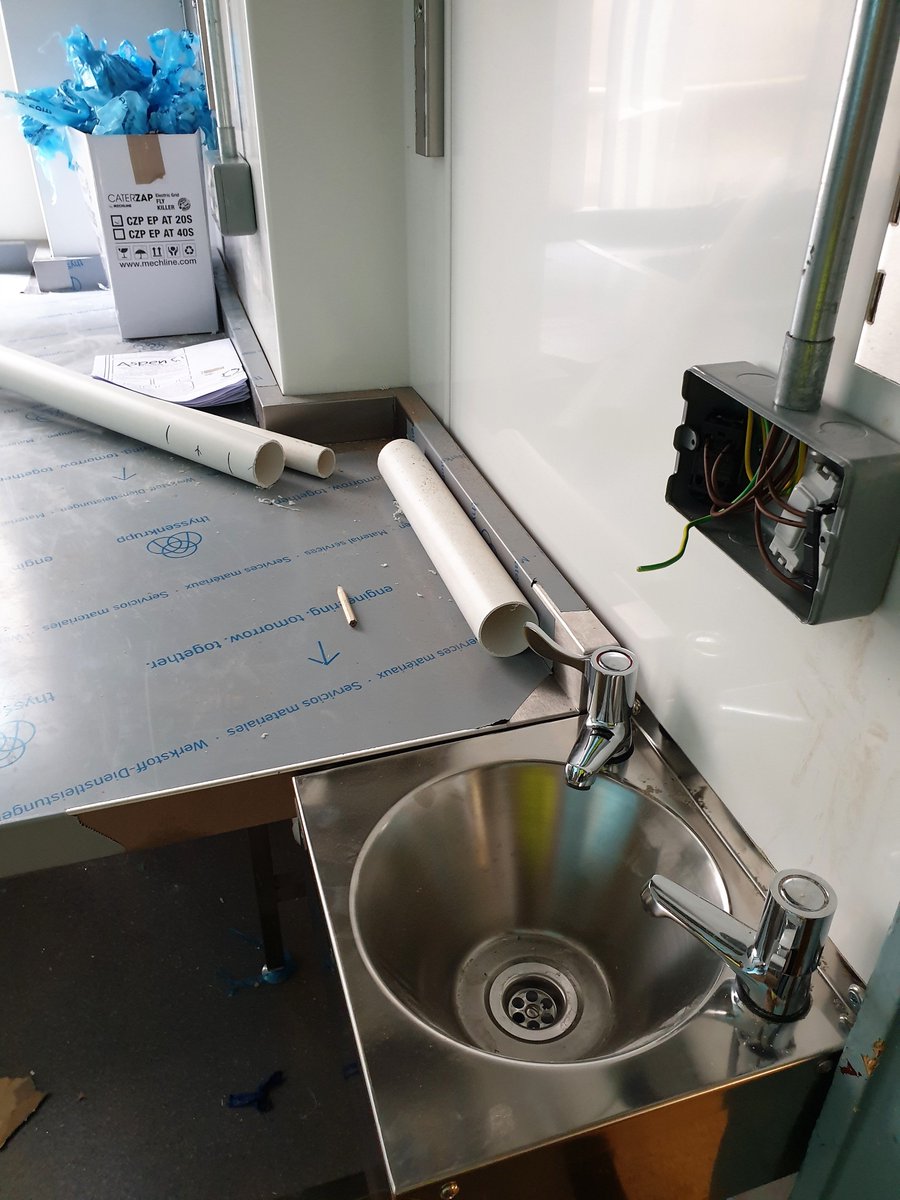 plscu's tweet photo. Phase 9 is our most comprehensive &amp; complex ever. 6 different buildings. 40 separate spaces over 18 different floors. 2 contractors. 1 listed building. Everything including a kitchen sink! Nearly there for the new academic year. https://t.co/JpRPQqGaXX