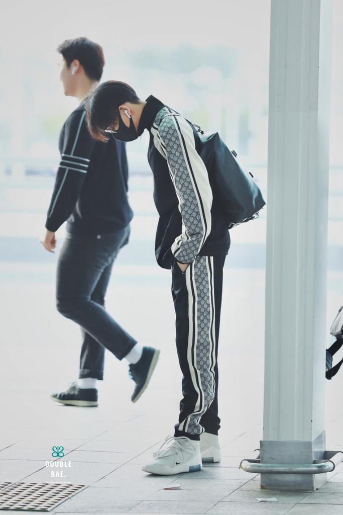 뱀이한데 나는 늘 지는 편이다. ​​​ㅠ ㅠ ㅠ ㅠ😘😘😘😘😘😘😘
<a href="/BamBam1A/">BamBam</a> 
#뱀뱀 #BamBam #갓세븐 #GOT7