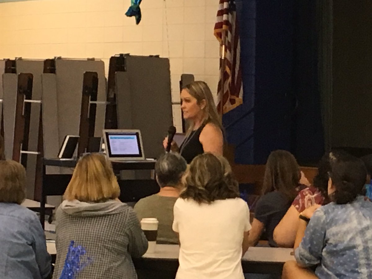 hcpss_does's tweet photo. DOES staff owned and presented Social Emotional Learning (SEL) initiatives to staff this morning. Teachers teaching teachers is sooo cool! @LJDavis1069 #SELfocus https://t.co/Lu9JMxplY9