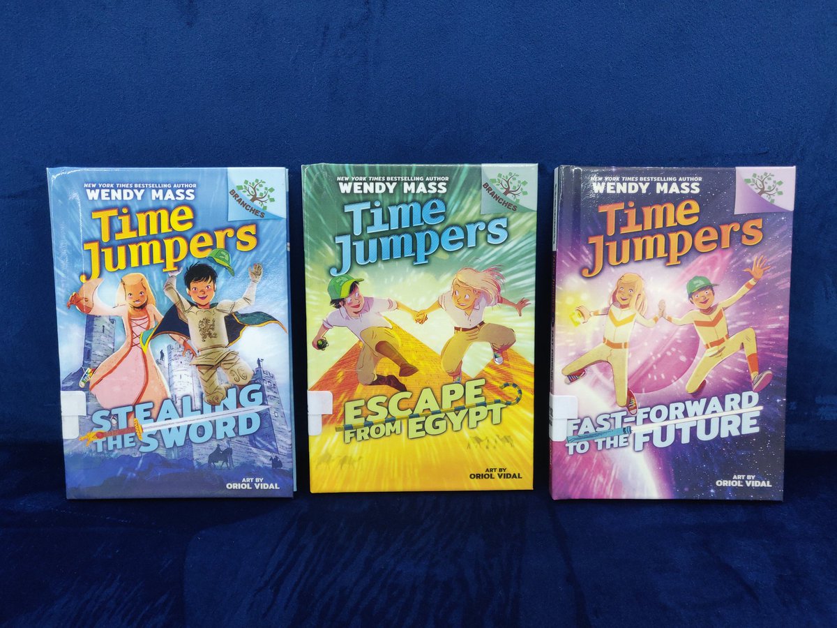 kimbrap's tweet photo. Some of the new books kids are flipping out on include #timejumpers #yasmin and #wedgieandgizmo #middlegradereads #middlegradefiction #BackToSchool2019 https://t.co/ZNf3HEAun6