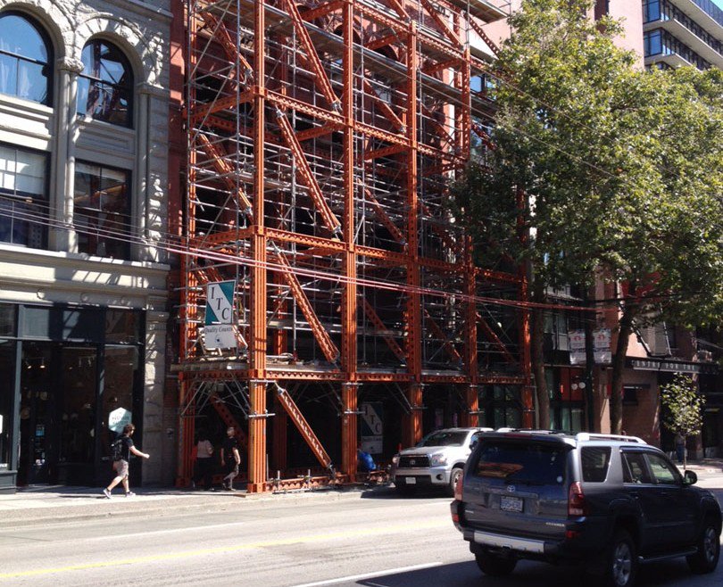 SSPGLOBAL1's tweet photo. 151 West Hastings - Façade retention for this heritage building was provided with our SGB Slim Soldier System.
.
.
.
#sspglobal #yvr  #scaffolding #scaffold #construction #itc #project #engineering #steel #safety #architecture #concrete #building #development #hastings #eastvan https://t.co/CFYdDsgroC