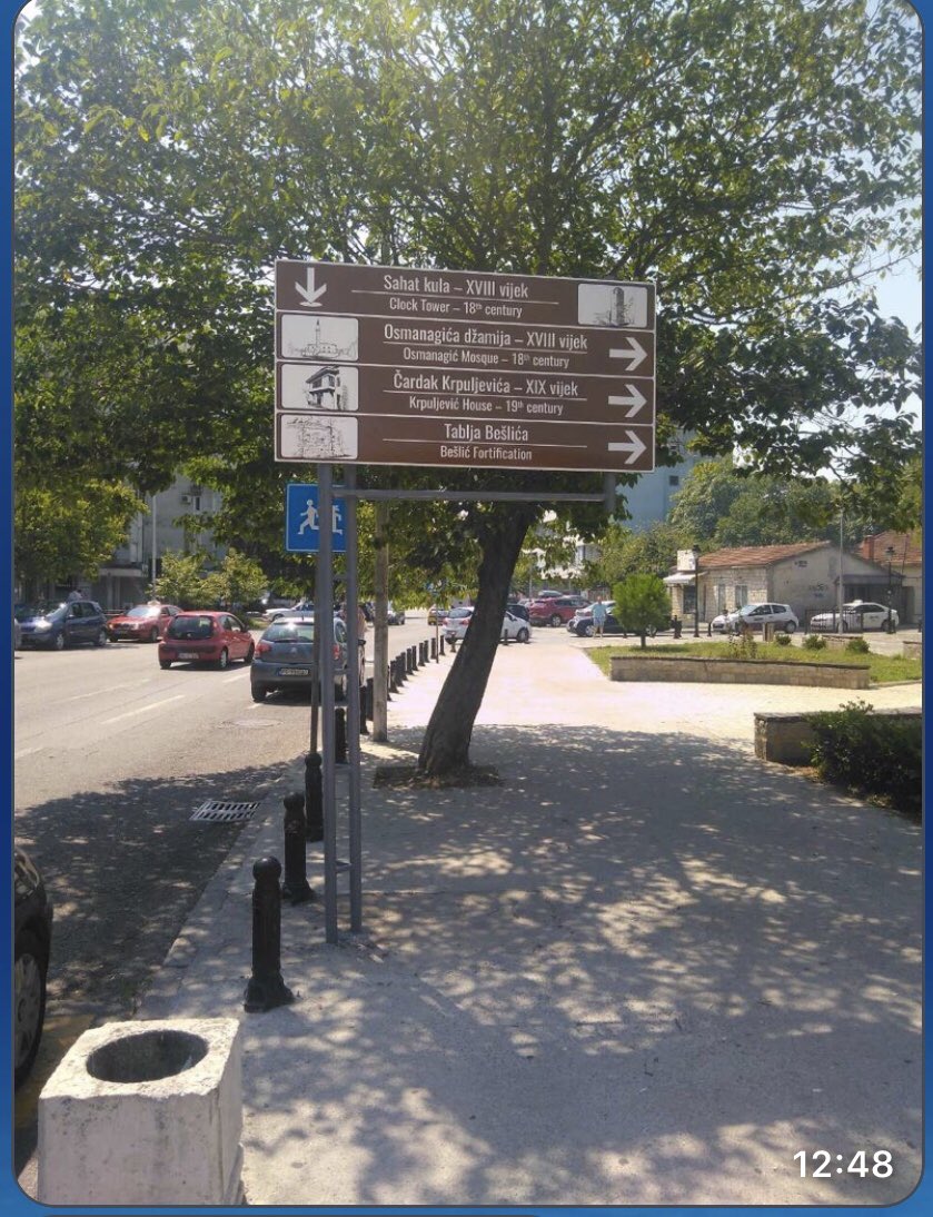 putevipg's tweet photo. U ulici Kralja Nikole, Jovana Tomaševića, i na Bulevaru Ivana Crnojevića danas je zamijenjena postojeća turistička signalizacija . https://t.co/jI6CzqyBxO
