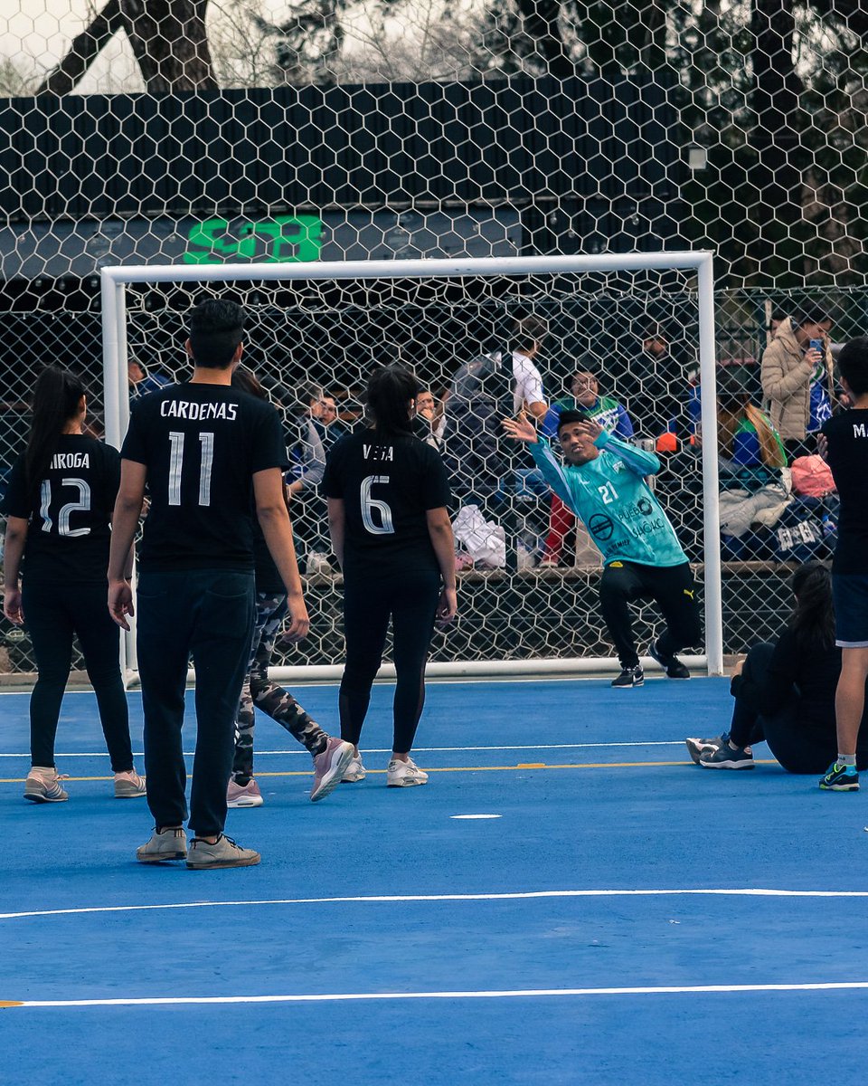 sb5futbol's tweet photo. En el marco de la Liga Deportiva 2019, organizada por el Programa Adolescencia del Ministerio de Desarrollo Humano y Hábitat ratificamos nuestro compromiso comunitario y recibimos a cientos de participantes. Esperamos hayan disfrutado!!!! 😃🙌
⠀
#SB5Futbol #DeporteesEducacion https://t.co/8kfygSfQlm