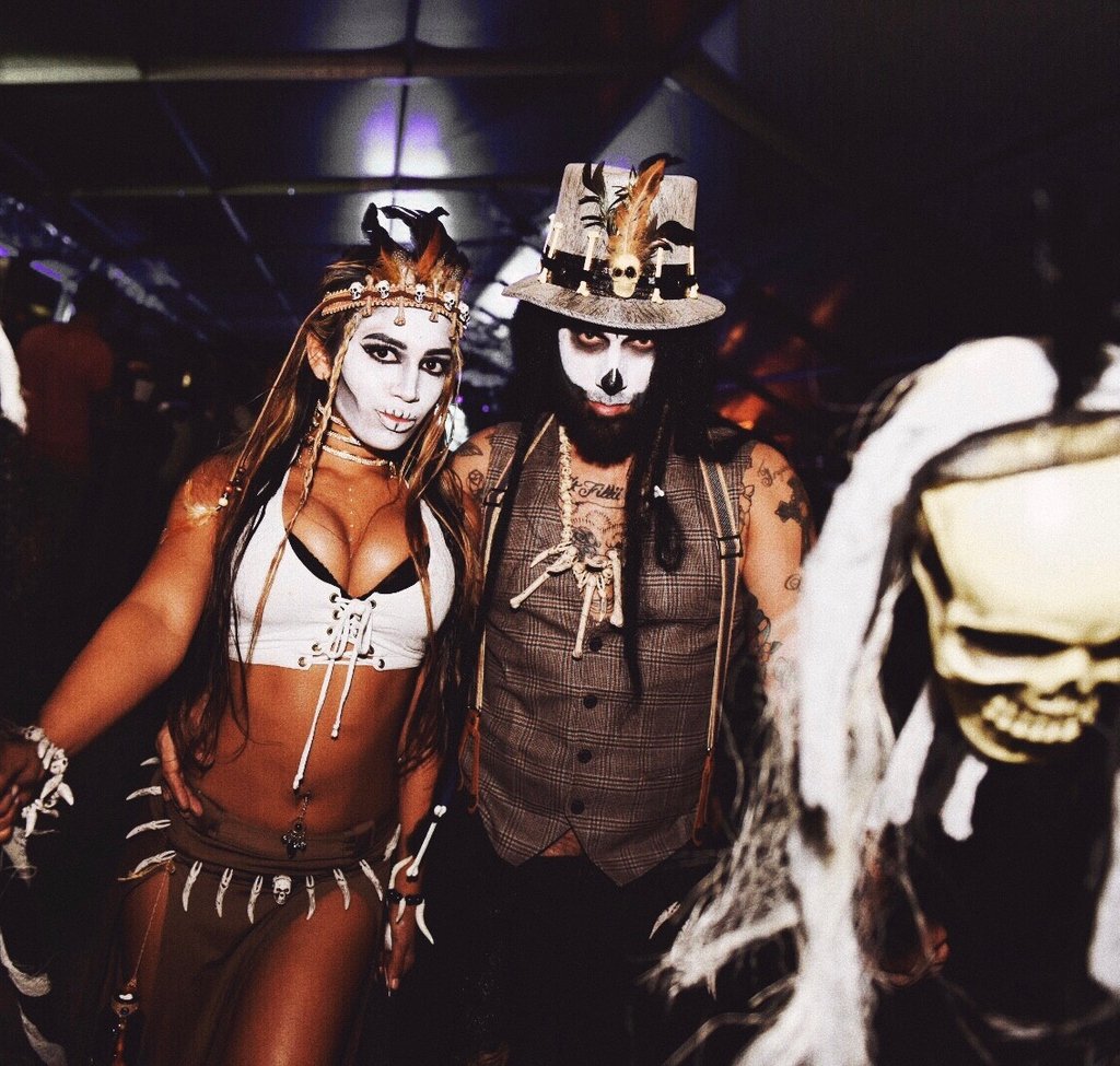 HalloWYNParty's tweet photo. The couple that slays together, stays together.⁠ 🔪💑
⁠
Who are you bringing to the #HalloWYNBlockParty this year? Reserve your FREE @fireballwhisky shot at the #HalloWYNBlockParty here: https://t.co/fID95TB2s0 https://t.co/NkI5KMCLzA