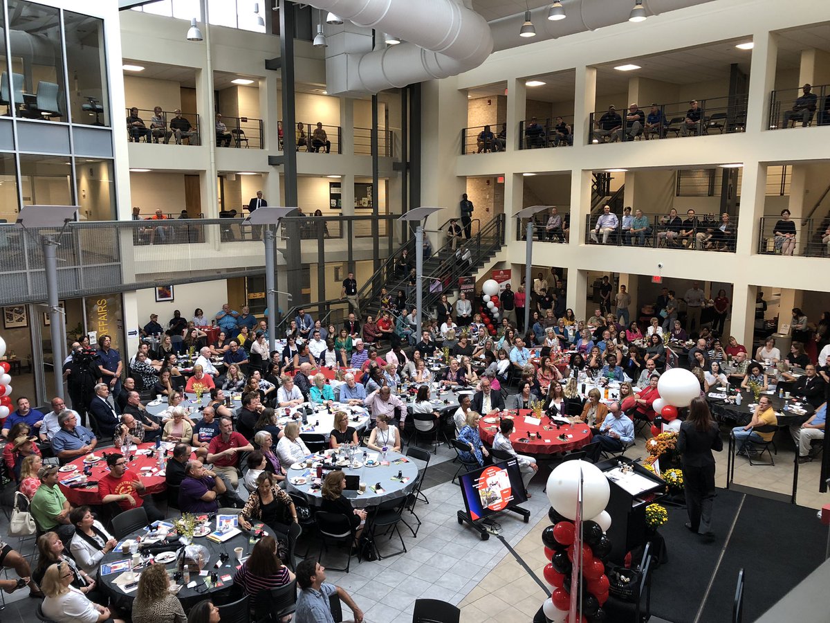 It’s Opening Day at Montco and we are thrilled to welcome back #MontcoFaculty! Who’s ready for a great semester?

#MontcoMomentum