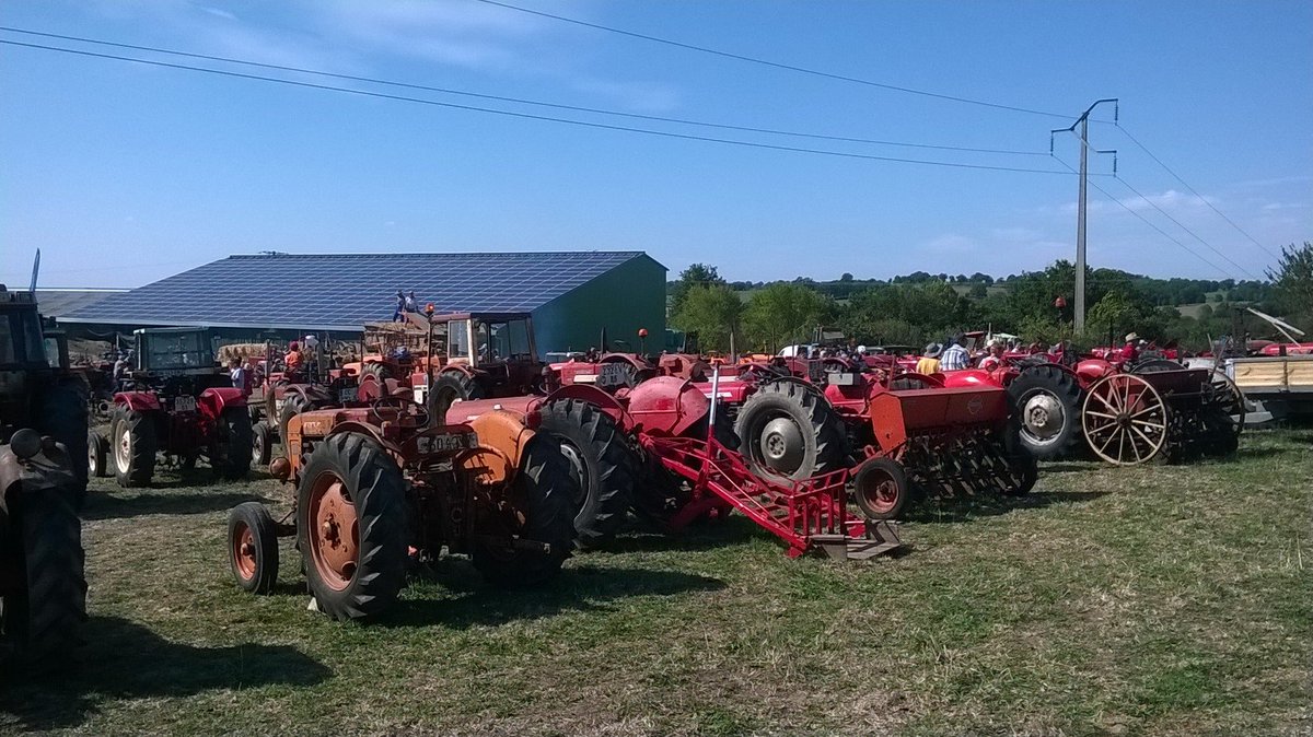 psachot85's tweet photo. Retour sur la fête des #battages du 24.08 dernier aux #Herbiers. Belle manifestation organisée par l'association Vie Rurale d'Antan dont sont #bénévoles nos adhérents du Gaec Le Granit. @Cerfrance85 https://t.co/KHhKKIyZTh