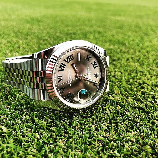 Watch_Drop's tweet image. Throwing it back a few weeks but we HAD to showcase the Wimbledon dial on this Rolex Datejust limited edition!
.
.
.
.
.
.
.
.
.
#watchdrop #watches #watchesofinstagram #watchfam #watchuseek #watchcollector #watchaddict #watchmania #watchoftheday #watchnerd #watchgeek #rolex…